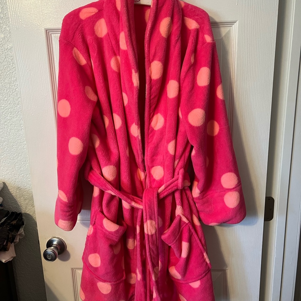 VS PINK ROBE